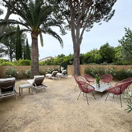 Sur Terrasse Et Jardin Privatif 400m De La Et Des Commerces * Cavalaire-sur-Mer